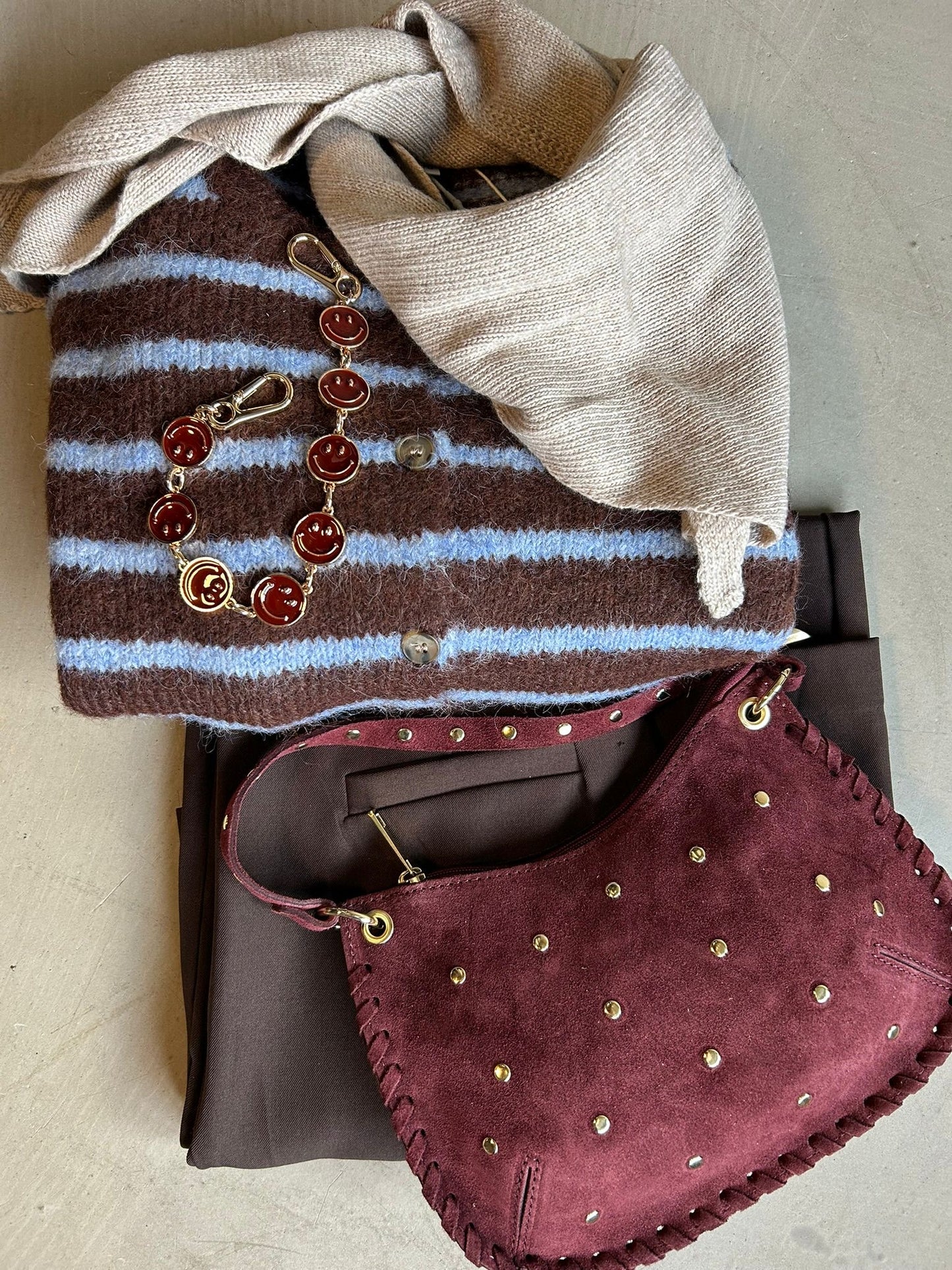 Tas burgundy met studs